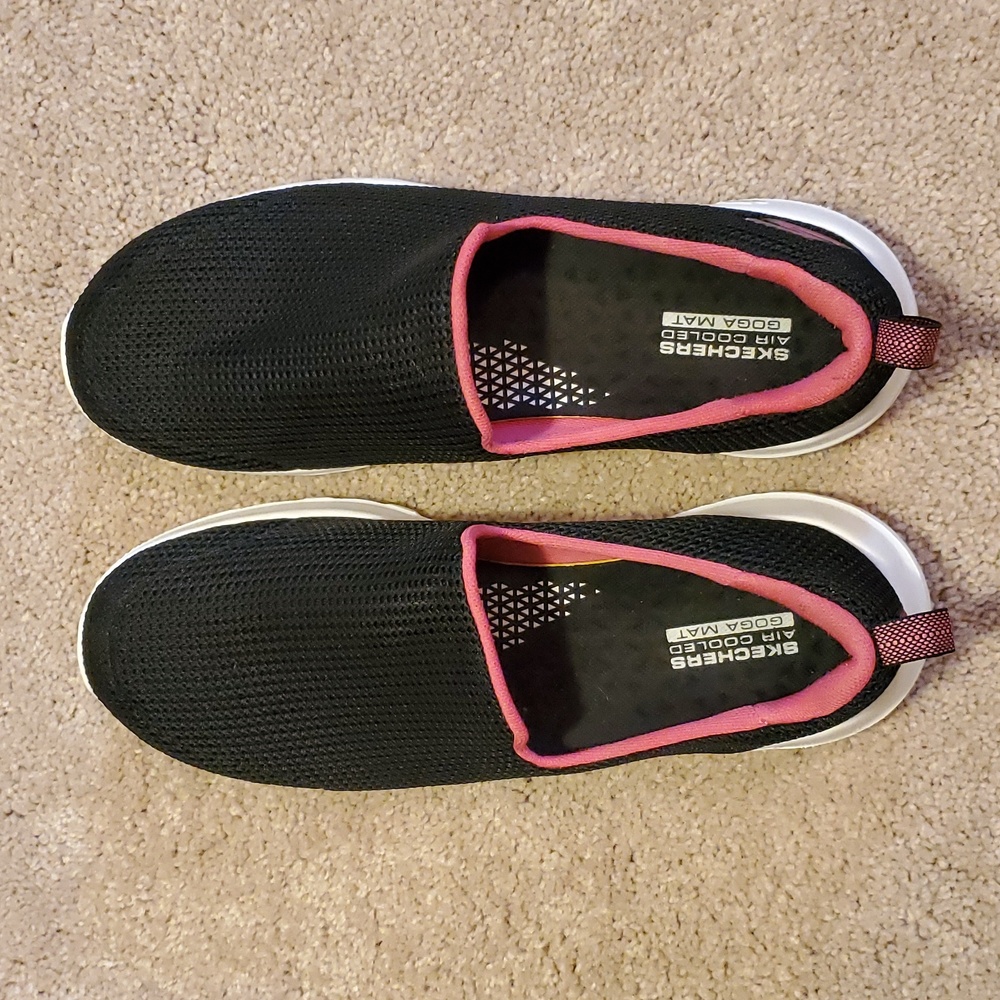 Sketchers Women's Air Cooled Goga Mat Gen 5 Size 8